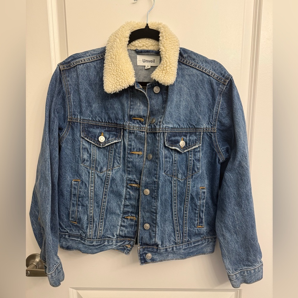 Unveil Denim Jacket with Shearling Collar size small